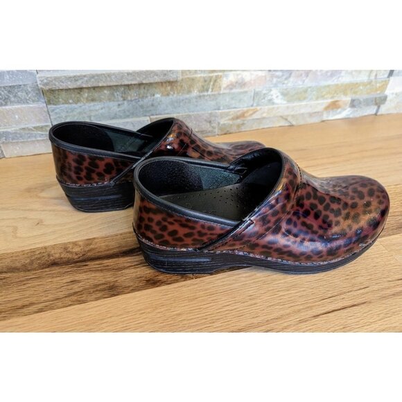 DANSKO PRO Tortoise Shell Patent Leather Brown Clog Womens 9 - Picture 3 of 8